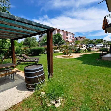 Fuer 2 Personen 2 Ca 45 M In Novigrad, Adriakueste Kroatien Westkueste Von Istrien Apartment
